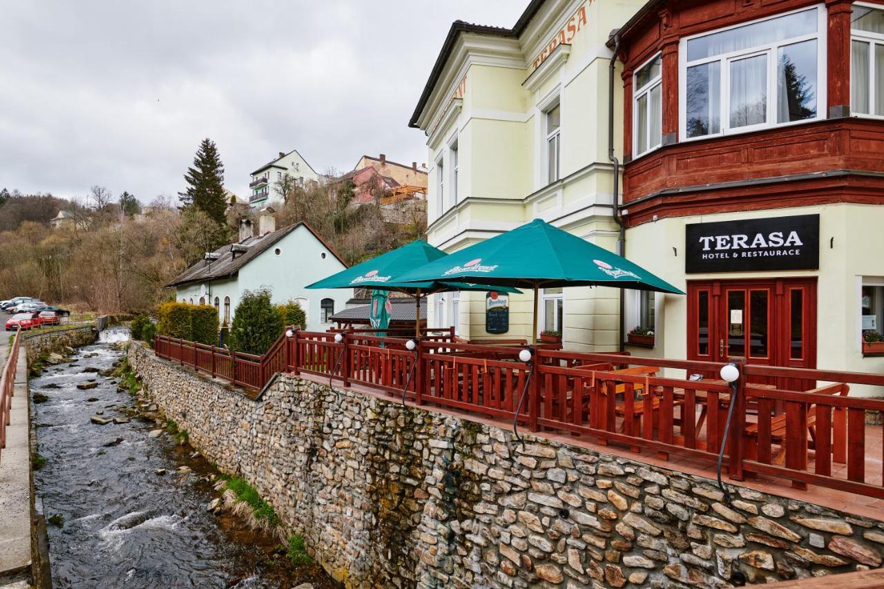Hotel Terasa Вимперк Экстерьер фото